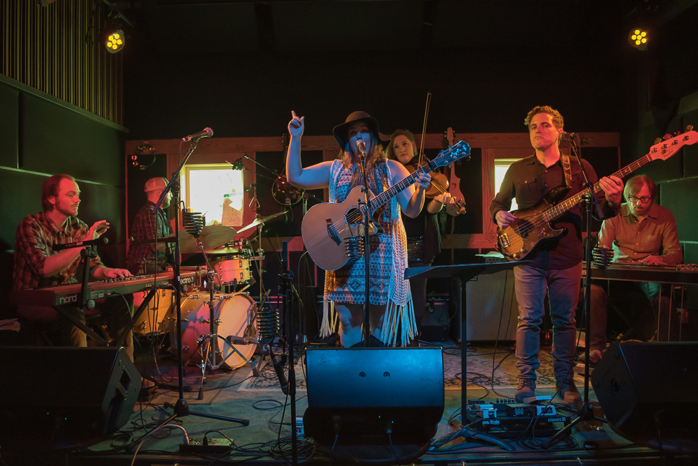 Elke Robitaille, Alberta Street Pub, photo by Miss Ellanea