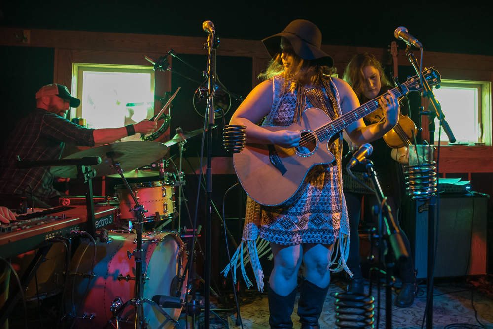 Elke Robitaille, Alberta Street Pub, photo by Miss Ellanea