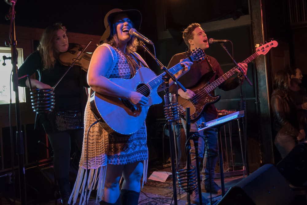 Elke Robitaille, Alberta Street Pub, photo by Miss Ellanea