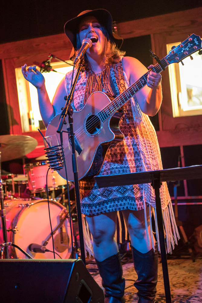 Elke Robitaille, Alberta Street Pub, photo by Miss Ellanea