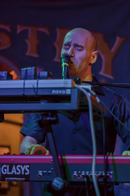 GLASYS, White Eagle Saloon, photo by Jennifer Boren