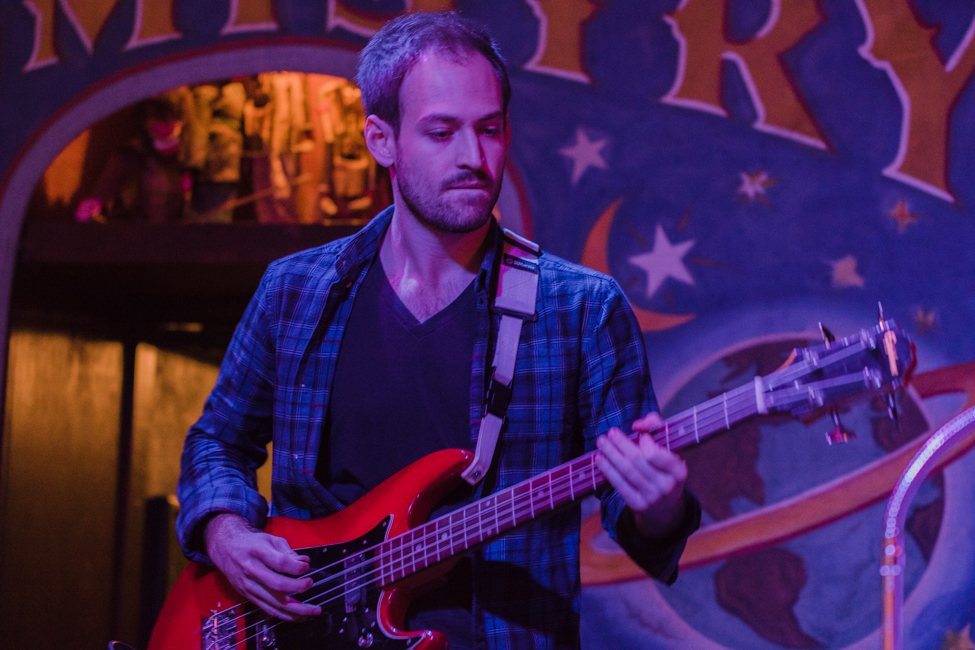 Garanzuay, White Eagle Saloon, photo by Jennifer Boren