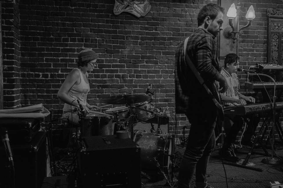 Garanzuay, White Eagle Saloon, photo by Jennifer Boren