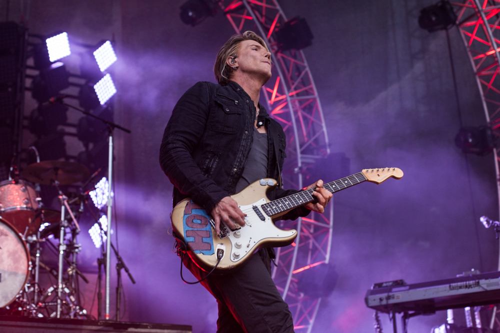 Goo Goo Dolls, Edgefield Amphitheater, photo by Blake Sourisseau