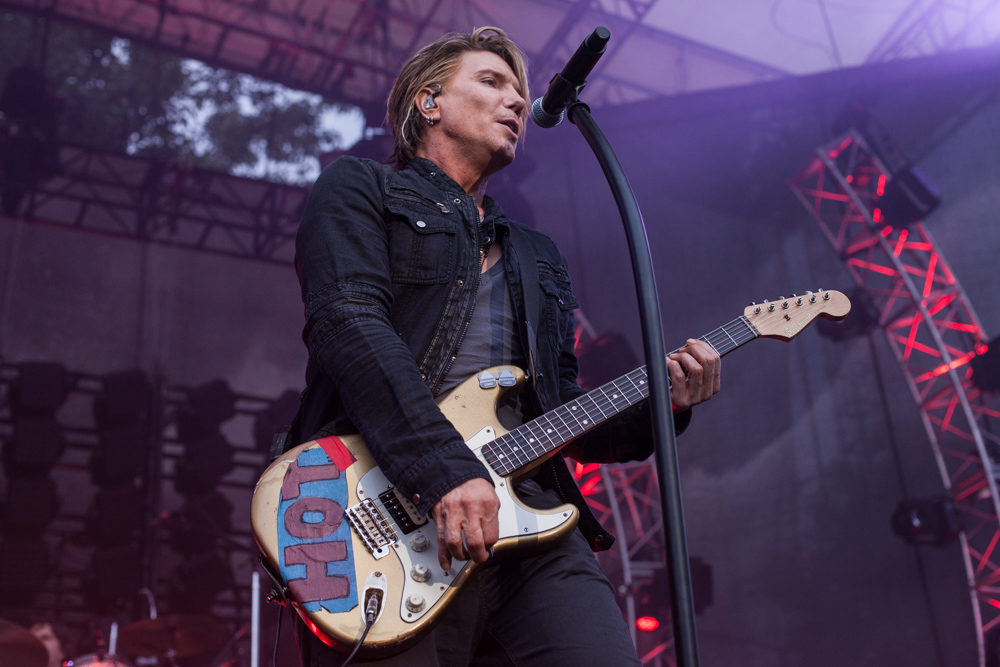 Goo Goo Dolls, Edgefield Amphitheater, photo by Blake Sourisseau