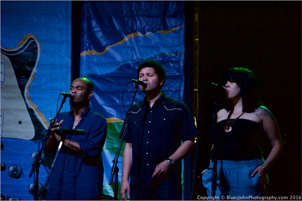 Tedeschi Trucks Band, Waterfront Blues Festival, Tom McCall Waterfront Park, photo by John Alcala