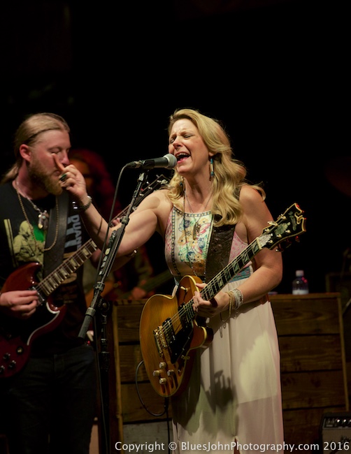 Tedeschi Trucks Band, Waterfront Blues Festival, Tom McCall Waterfront Park, photo by John Alcala