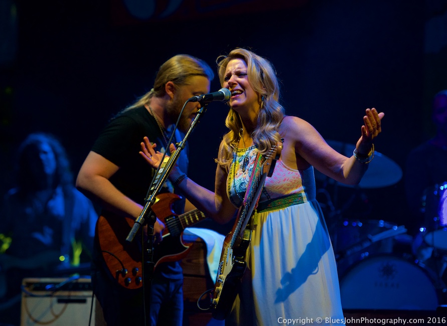Tedeschi Trucks Band, Waterfront Blues Festival, Tom McCall Waterfront Park, photo by John Alcala