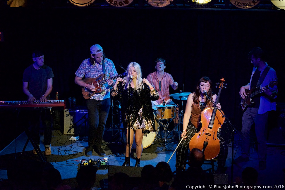 Thanks, Mississippi Studios, photo by John Alcala