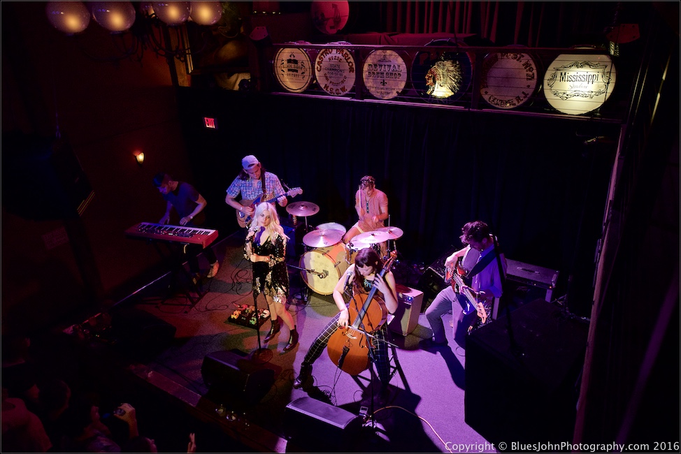 Thanks, Mississippi Studios, photo by John Alcala