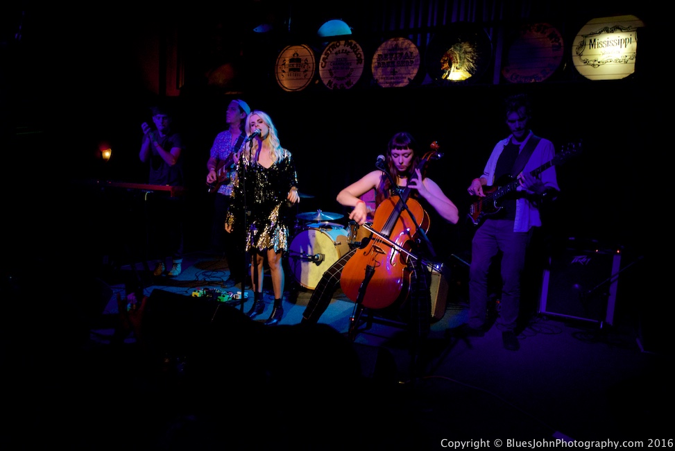 Thanks, Mississippi Studios, photo by John Alcala