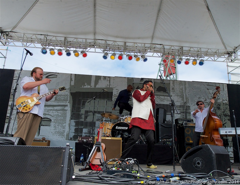 Waterfront Blues Festival, Tom McCall Waterfront Park, photo by John Alcala