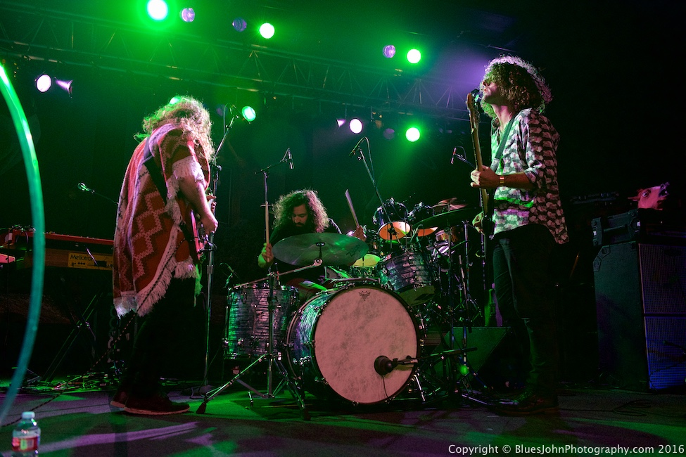 JJUUJJUU, Roseland Theater, photo by John Alcala