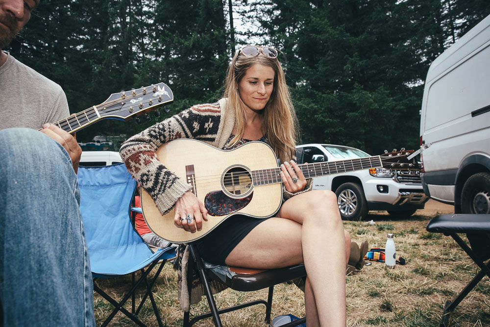 Shook Twins, Northwest String Summit, Horning's Hideout, photo by Jessie McCall