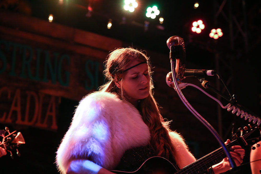 Shook Twins, Northwest String Summit, Horning's Hideout, photo by Jessie McCall