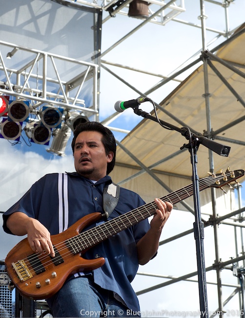 Los Lonely Boys, Clark County Fairgrounds, photo by John Alcala