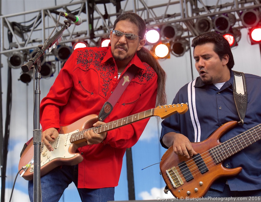 Los Lonely Boys, Clark County Fairgrounds, photo by John Alcala
