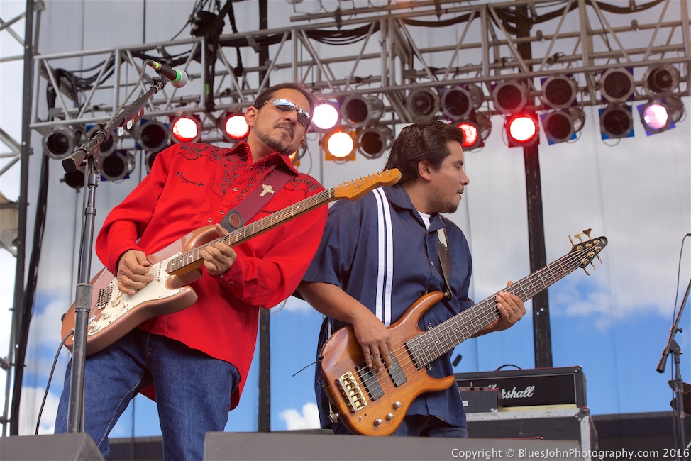 Los Lonely Boys, Clark County Fairgrounds, photo by John Alcala