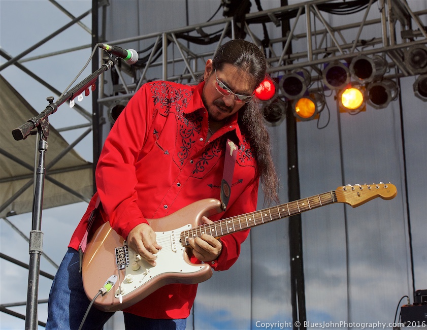 Los Lonely Boys, Clark County Fairgrounds, photo by John Alcala