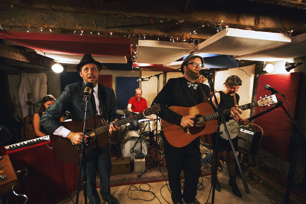 Alialujah Choir, Banana Stand Media