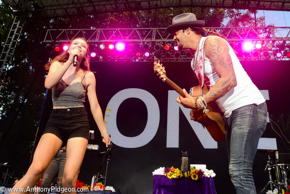 Michael Franti, Edgefield Amphitheater, photo by Anthony Pidgeon