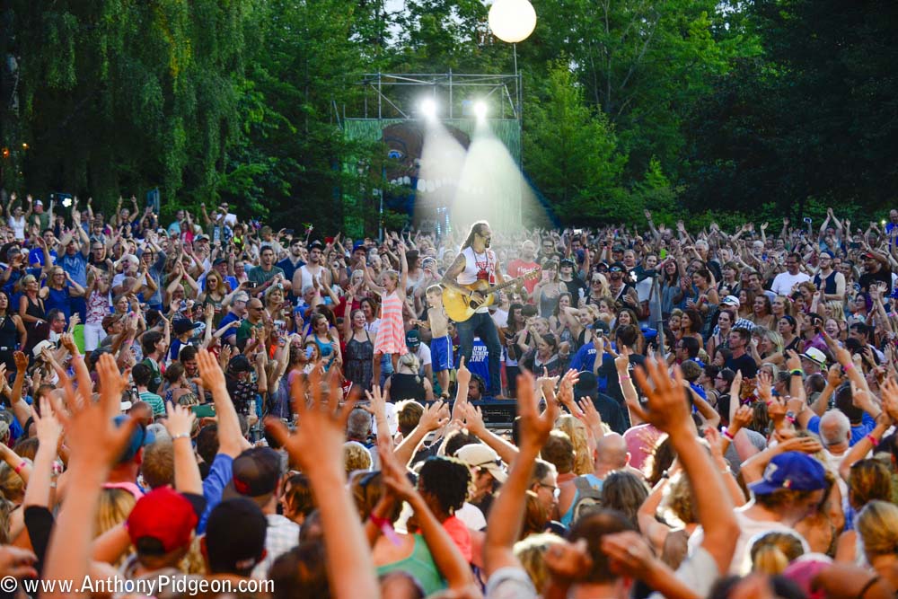 Michael Franti, Edgefield Amphitheater, photo by Anthony Pidgeon