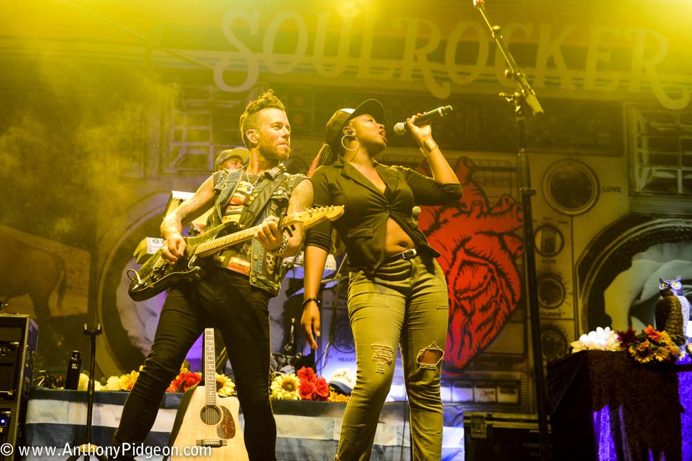 Michael Franti, Edgefield Amphitheater, photo by Anthony Pidgeon