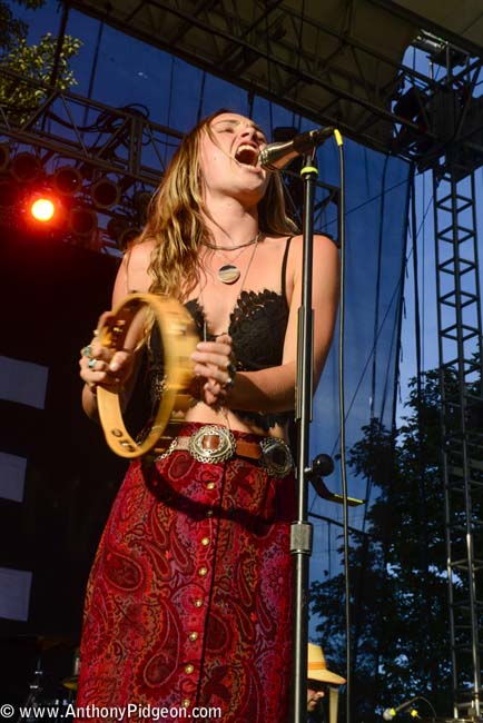 Zella Day, Edgefield Amphitheater, photo by Anthony Pidgeon