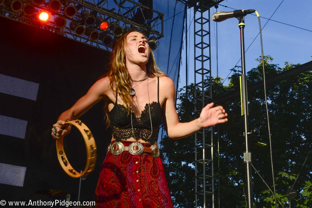 Zella Day, Edgefield Amphitheater, photo by Anthony Pidgeon