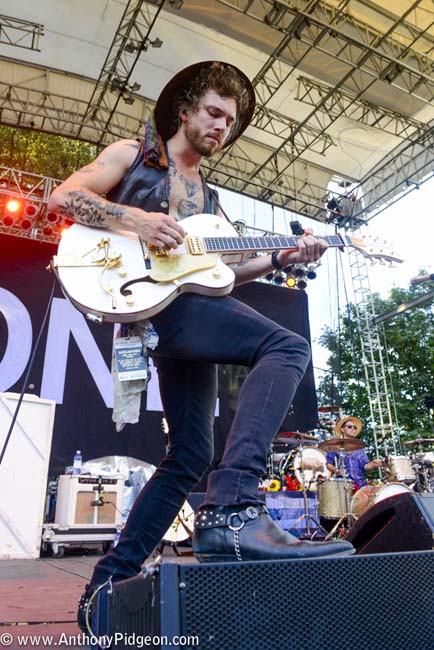 Zella Day, Edgefield Amphitheater, photo by Anthony Pidgeon