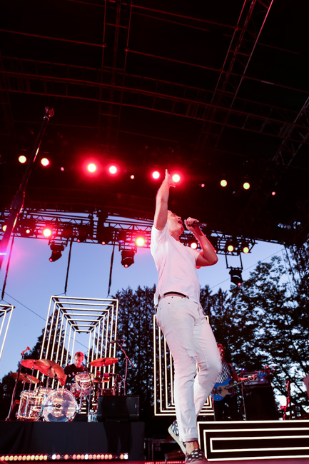 Fitz and the Tantrums, Oregon Zoo Amphitheatre, photo by Sydnie Kobza
