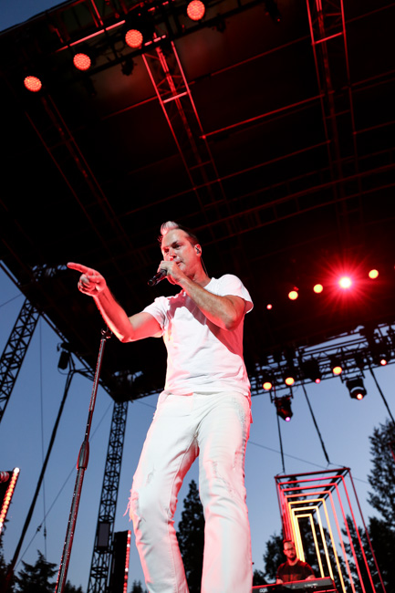 Fitz and the Tantrums, Oregon Zoo Amphitheatre, photo by Sydnie Kobza