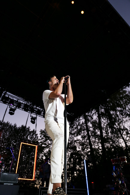 Fitz and the Tantrums, Oregon Zoo Amphitheatre, photo by Sydnie Kobza