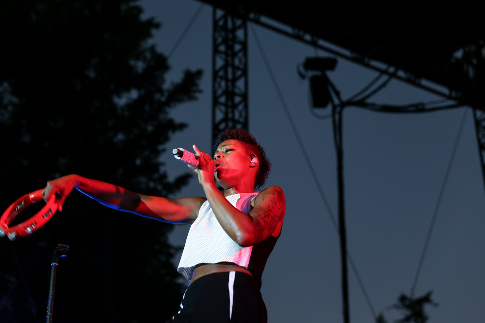 Fitz and the Tantrums, Oregon Zoo Amphitheatre, photo by Sydnie Kobza
