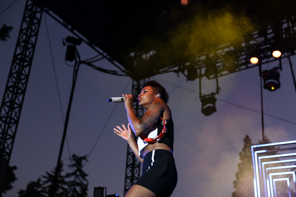 Fitz and the Tantrums, Oregon Zoo Amphitheatre, photo by Sydnie Kobza