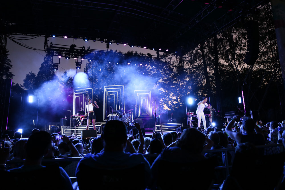 Fitz and the Tantrums, Oregon Zoo Amphitheatre, photo by Sydnie Kobza