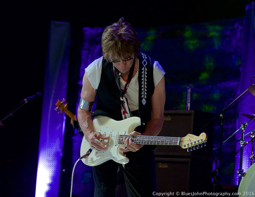 Jeff Beck, Maryhill Winery & Amphitheater, photo by John Alcala