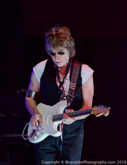 Jeff Beck, Maryhill Winery & Amphitheater, photo by John Alcala