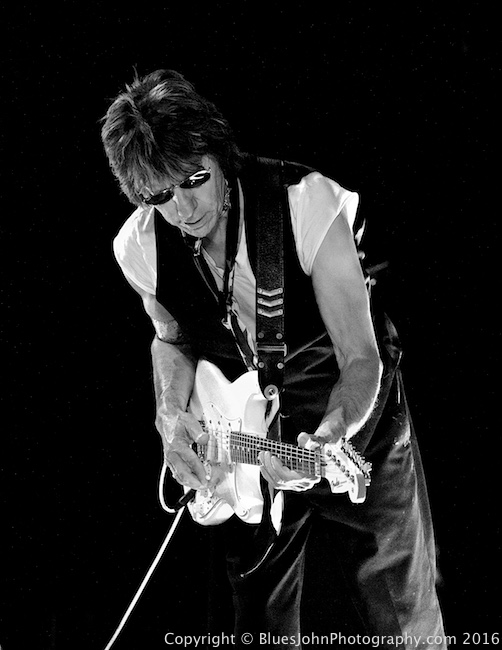 Jeff Beck, Maryhill Winery & Amphitheater, photo by John Alcala