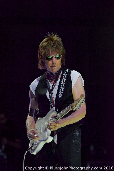 Jeff Beck, Maryhill Winery & Amphitheater, photo by John Alcala