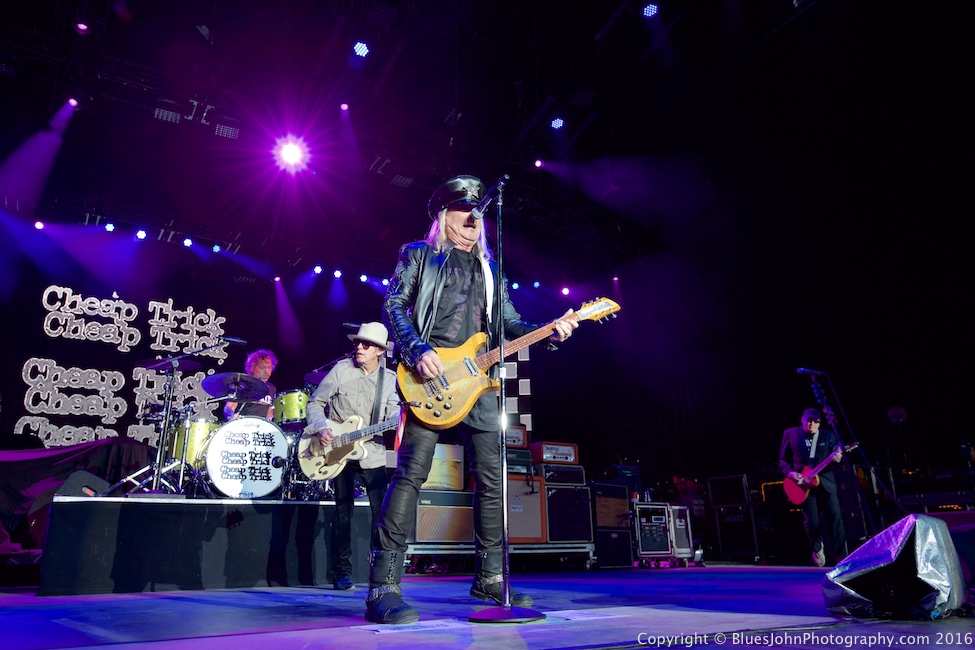 Cheap Trick, Sunlight Supply Amphitheater, photo by John Alcala
