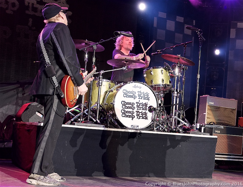 Cheap Trick, Sunlight Supply Amphitheater, photo by John Alcala