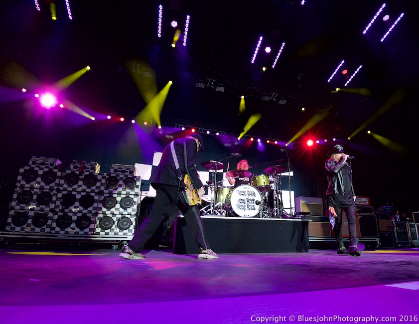 Cheap Trick, Sunlight Supply Amphitheater, photo by John Alcala