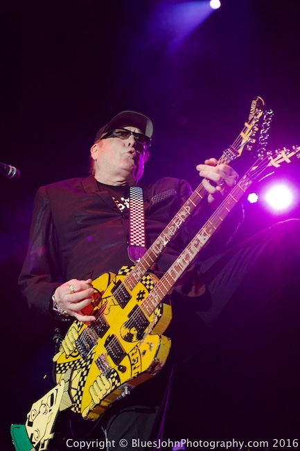 Cheap Trick, Sunlight Supply Amphitheater, photo by John Alcala
