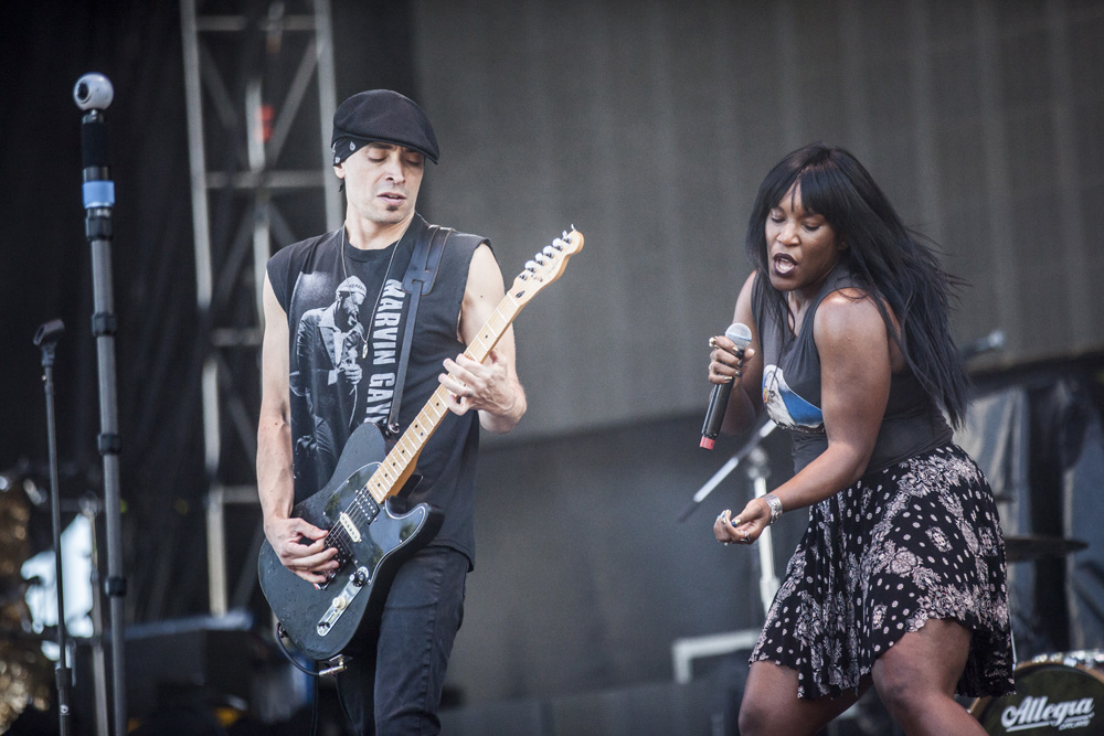 Liv Warfield, Project Pabst, MusicfestNW, Tom McCall Waterfront Park, photo by Sam Gehrke