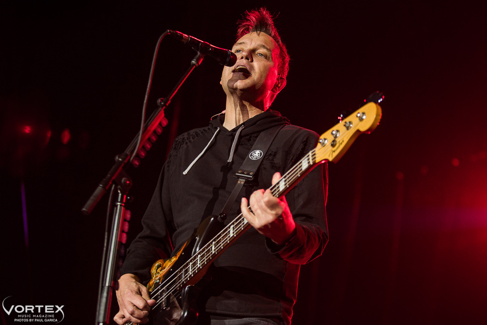 Blink-182, Sunlight Supply Amphitheater, photo by Paul Garcia