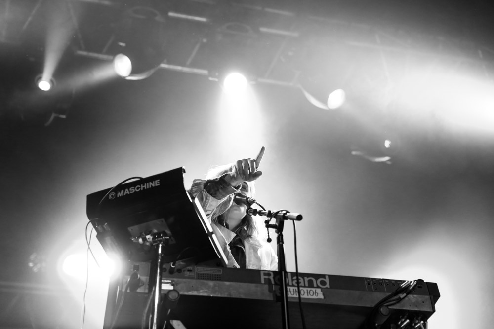 Shura, Roseland Theater, photo by Sydnie Kobza