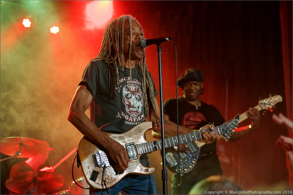 Dan Reed Network, Star Theater, photo by John Alcala