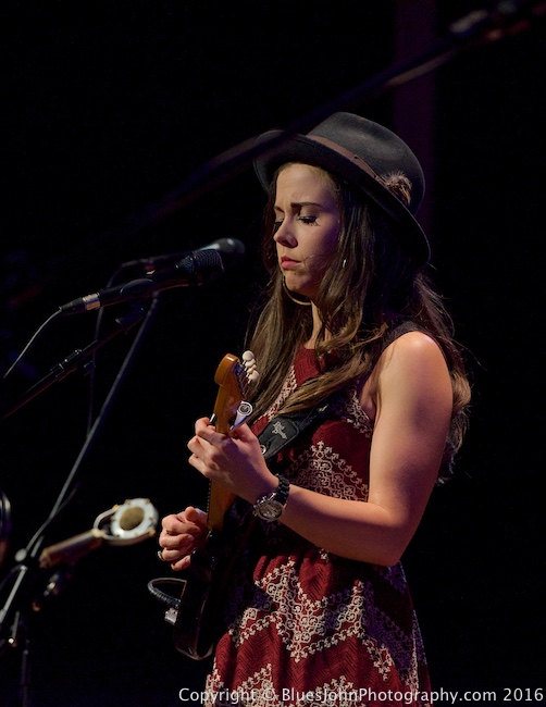 Sierra Hull, Alberta Rose Theatre, photo by John Alcala