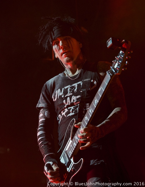 Sixx:A.M., Moda Center, photo by John Alcala